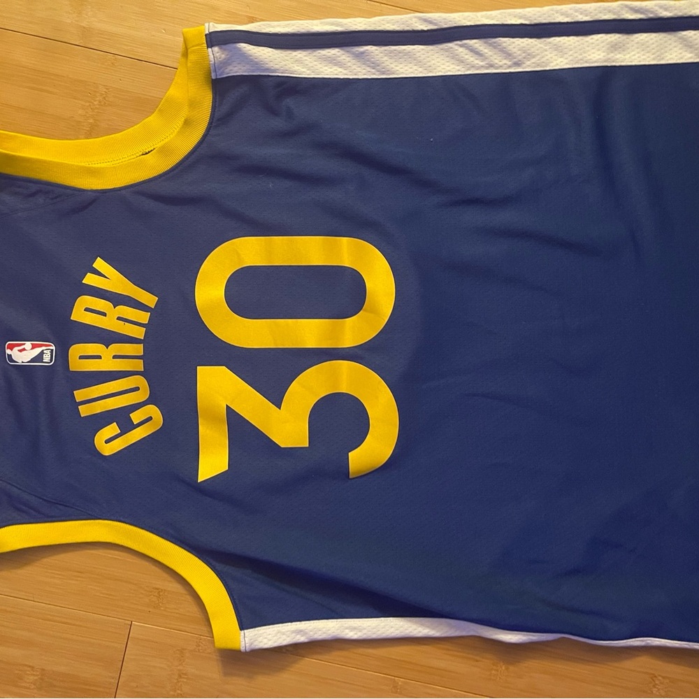 NBA Official Stephen Curry Jersey Basketball Adult size Medium (size 48) Perfect